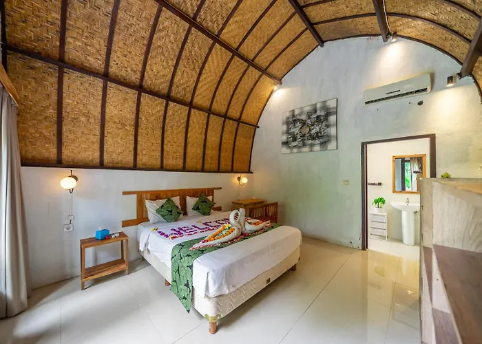 Riverside Jungle - Infinity Pool, Yoga & Adventures - A Retreat