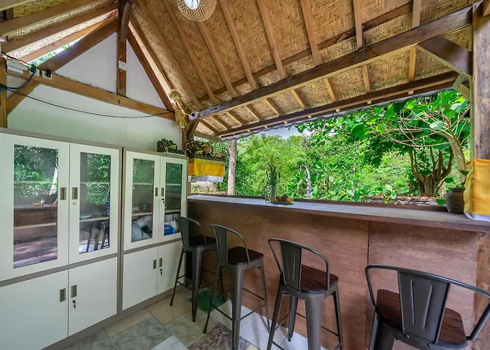 Riverside Jungle - Infinity Pool, Yoga & Adventures - A Retreat * Ubud