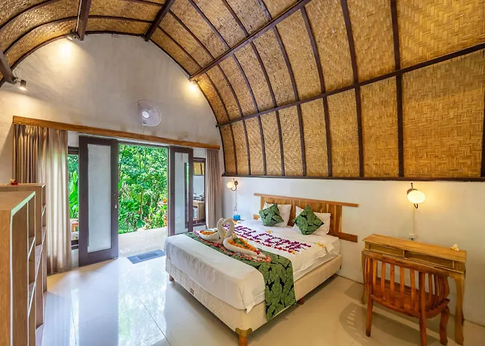 Riverside Jungle - Infinity Pool, Yoga & Adventures - A Retreat