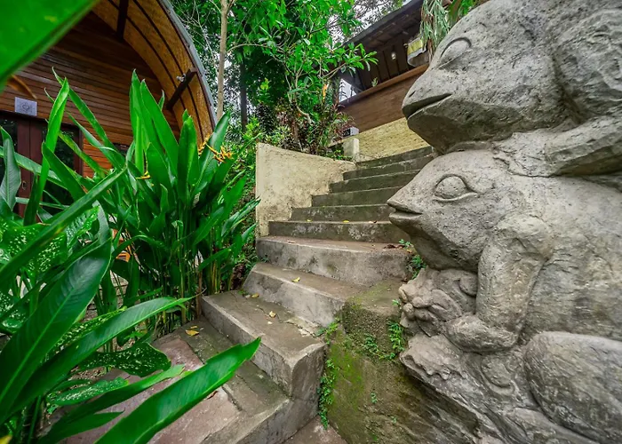 Riverside Jungle - Infinity Pool, Yoga & Adventures - A Retreat Ubud