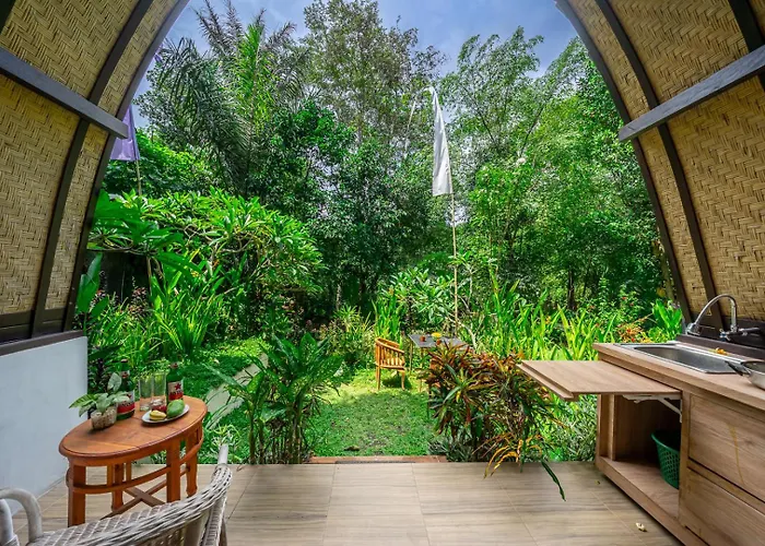 Riverside Jungle - Infinity Pool, Yoga & Adventures - A Retreat Lodge *